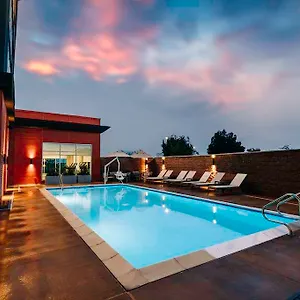 https://hyatt-place-international-airport.bestsacramentohotels.com
