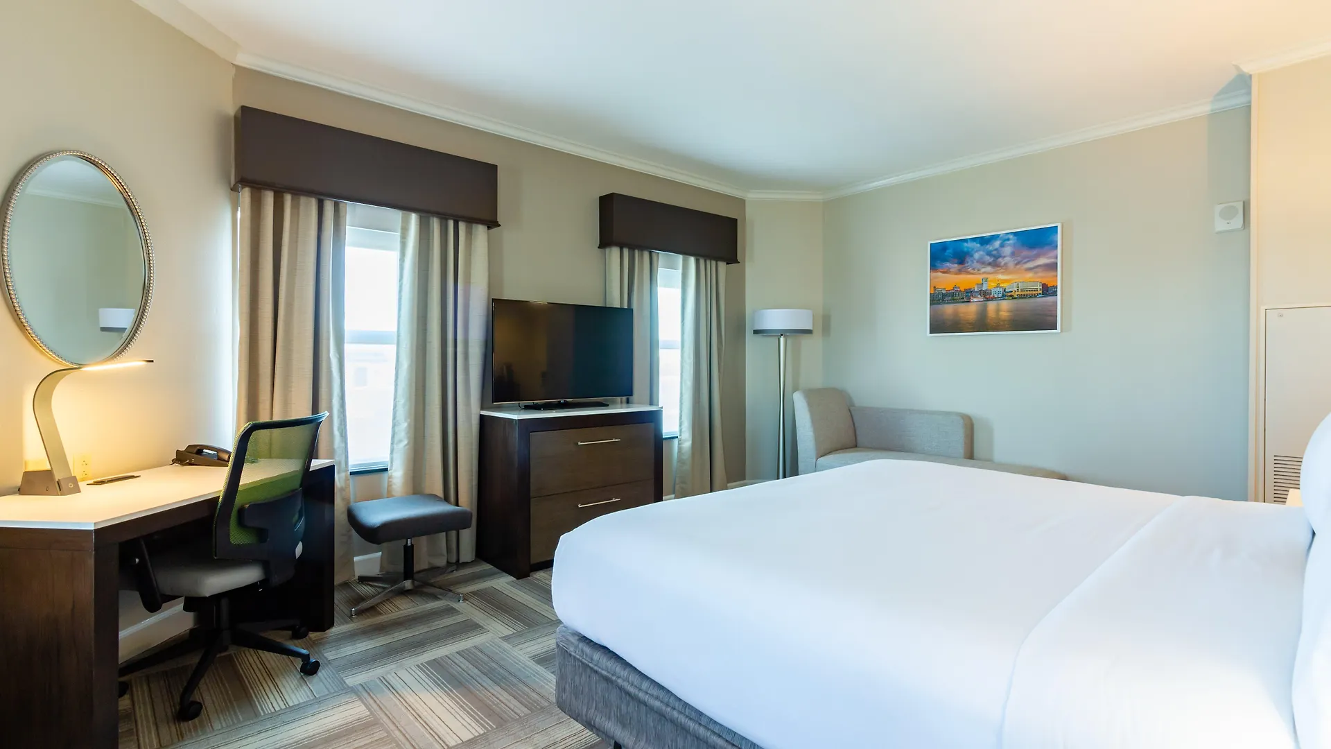 Holiday Inn Express Savannah - Historic District Hotel